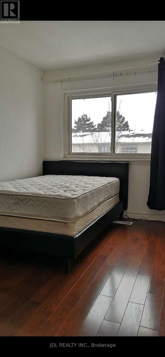 #17 - 2451 Bridletowne Circle, Toronto, ON - Indoor Photo Showing Bedroom