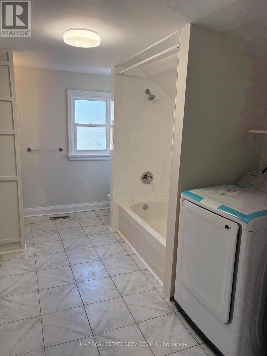 15 Wallace Street, Vaughan, ON - Indoor