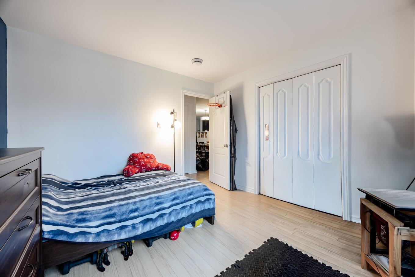 Bedroom - 2-5625 Rue Condor, Brossard, QC - Indoor Photo Showing Bedroom