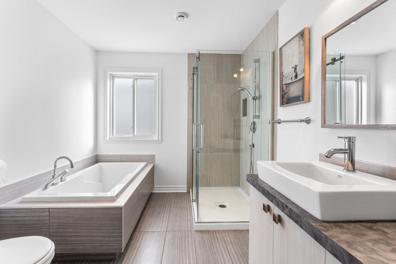 Salle de bains - 9804 Rue Henri-Piché, Mirabel, QC - Indoor Photo Showing Bathroom