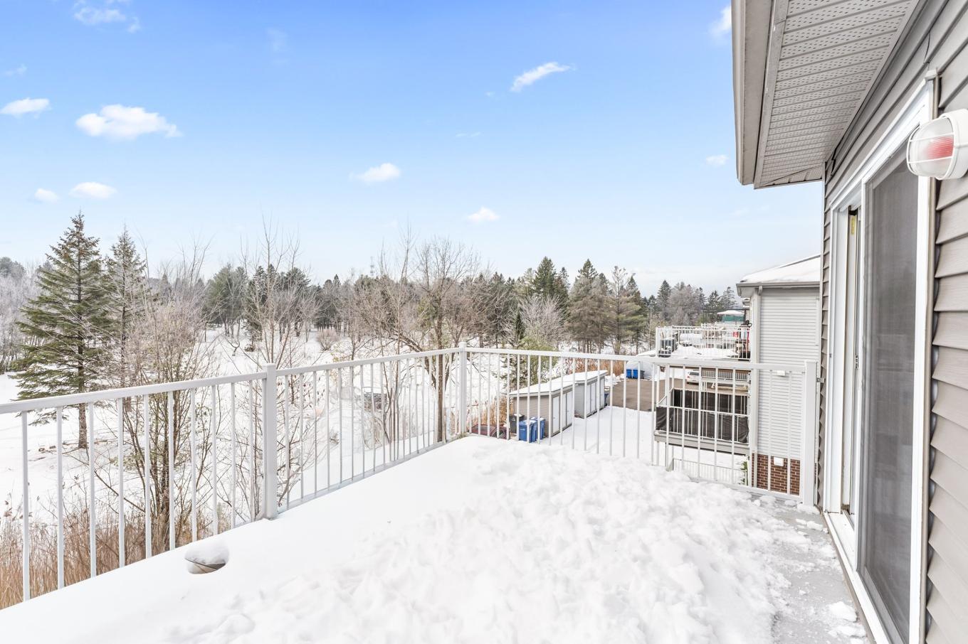 Balcon - 9804 Rue Henri-Piché, Mirabel, QC - Outdoor With Exterior