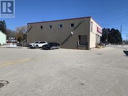 LARGE REAR PARKING LOT -