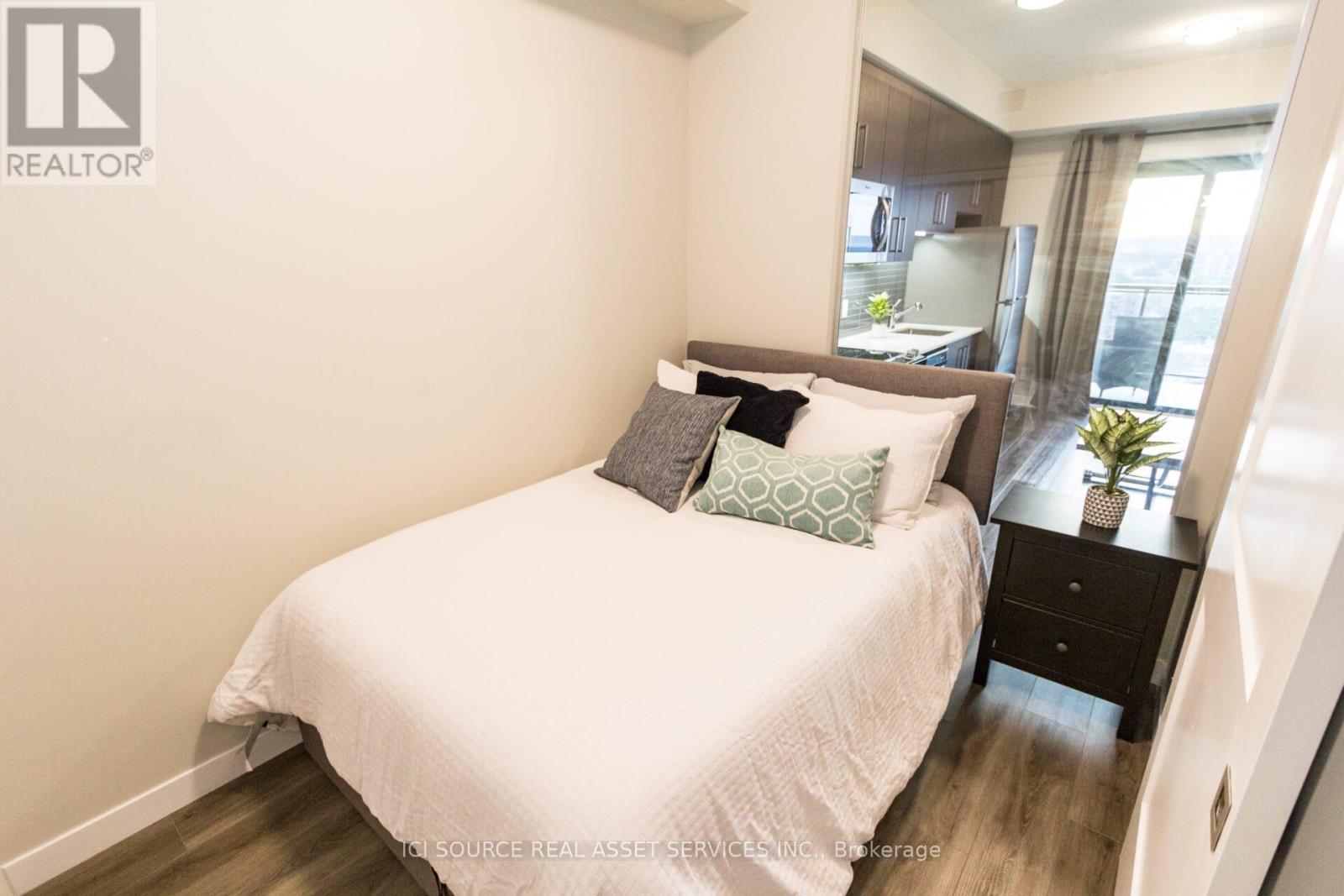 1105 - 15 Queen Street S, Hamilton, ON - Indoor Photo Showing Bedroom