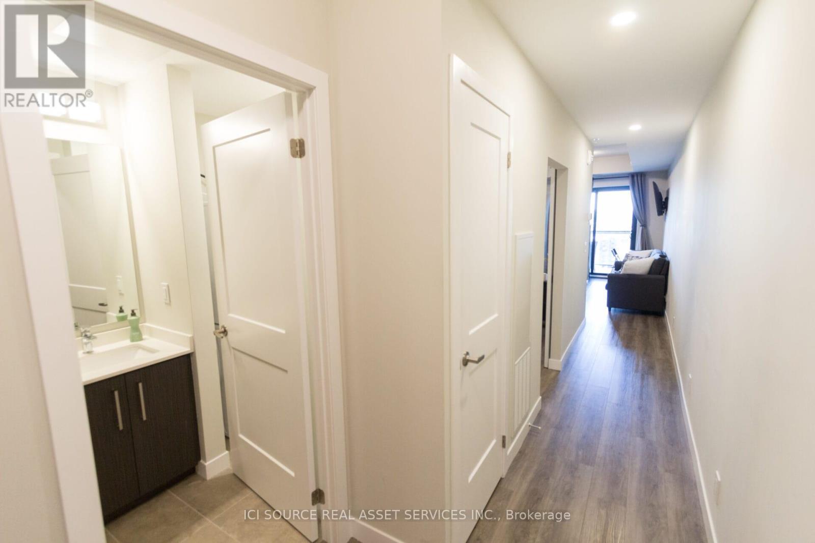 1105 - 15 Queen Street S, Hamilton, ON - Indoor Photo Showing Other Room