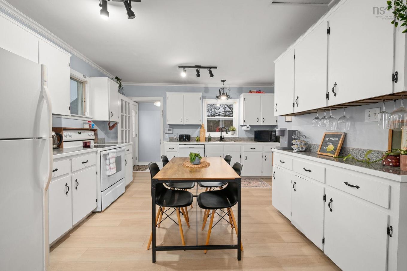 13935 Highway 1, Hants Border, NS