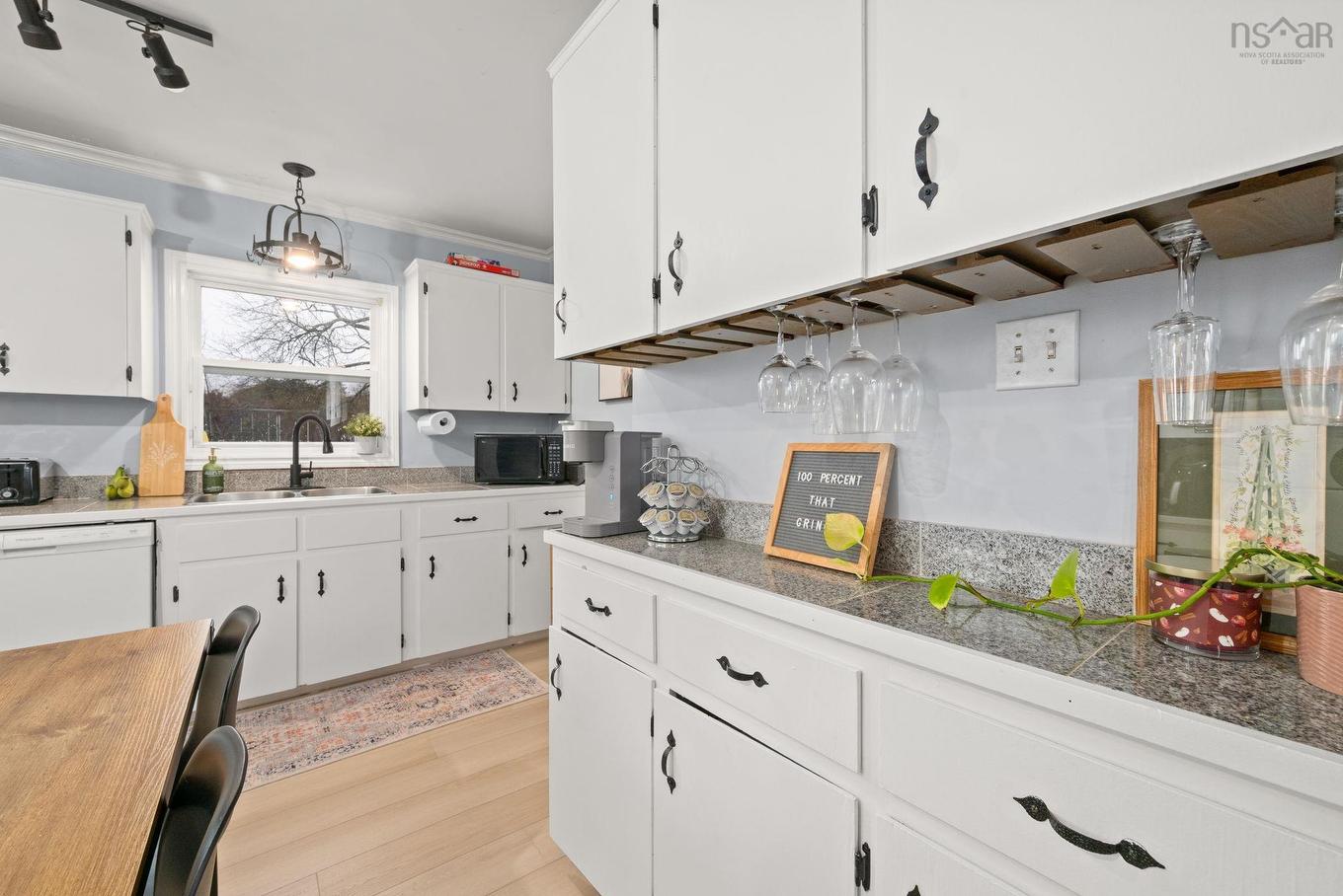 13935 Highway 1, Hants Border, NS