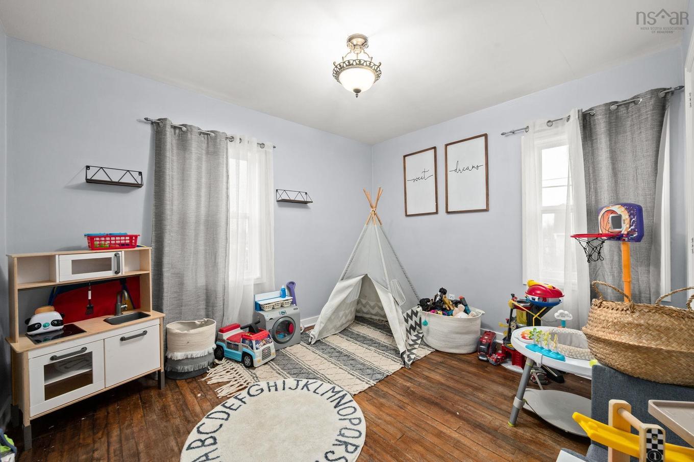 13935 Highway 1, Hants Border, NS