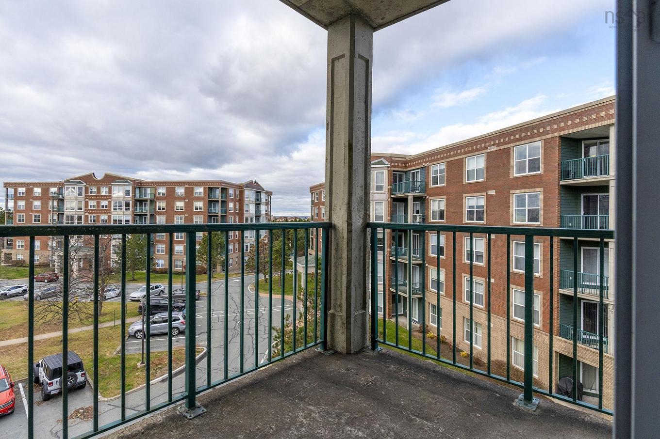 409 114 Regency Park Drive, Halifax, NS