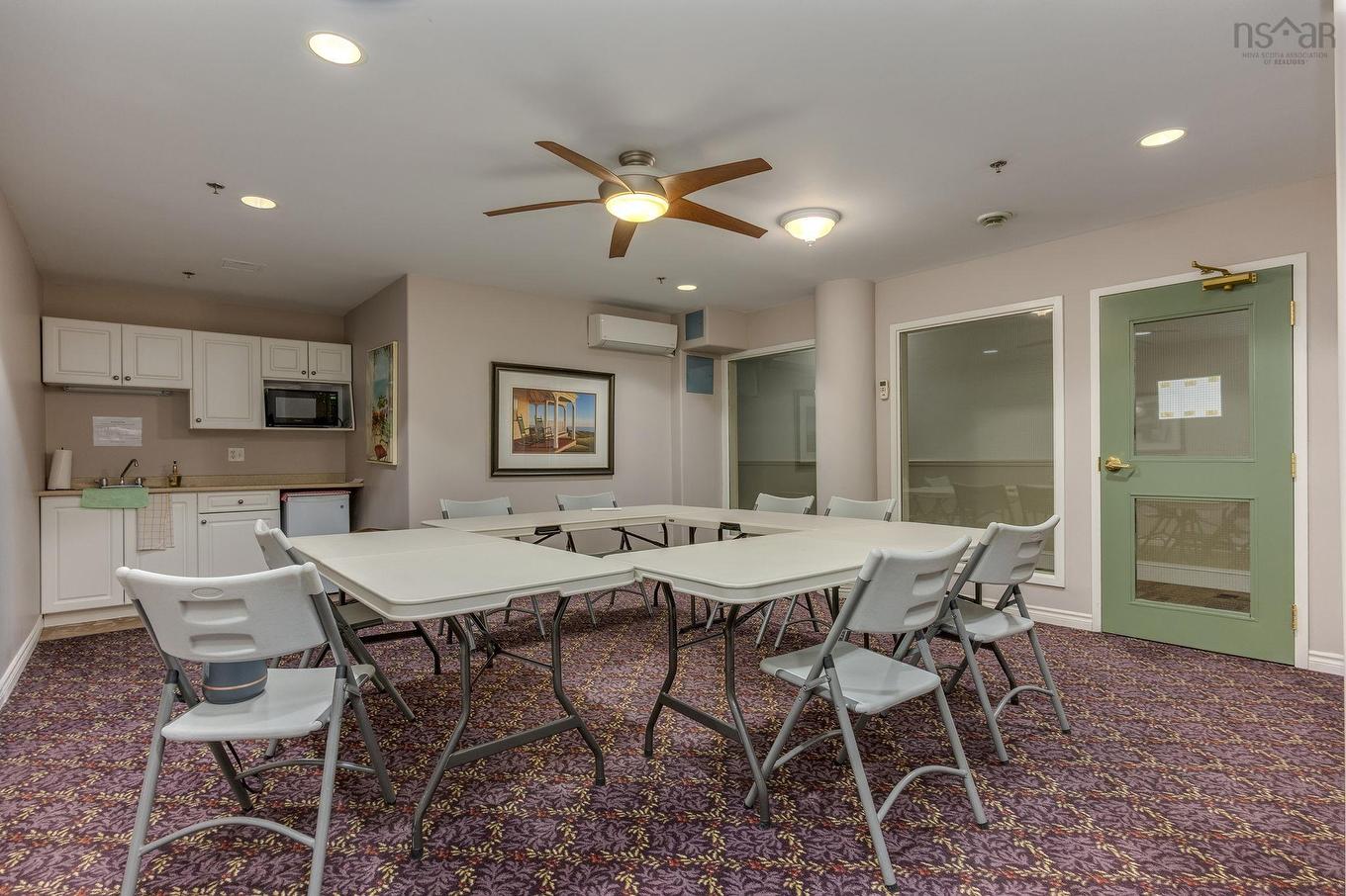 409 114 Regency Park Drive, Halifax, NS