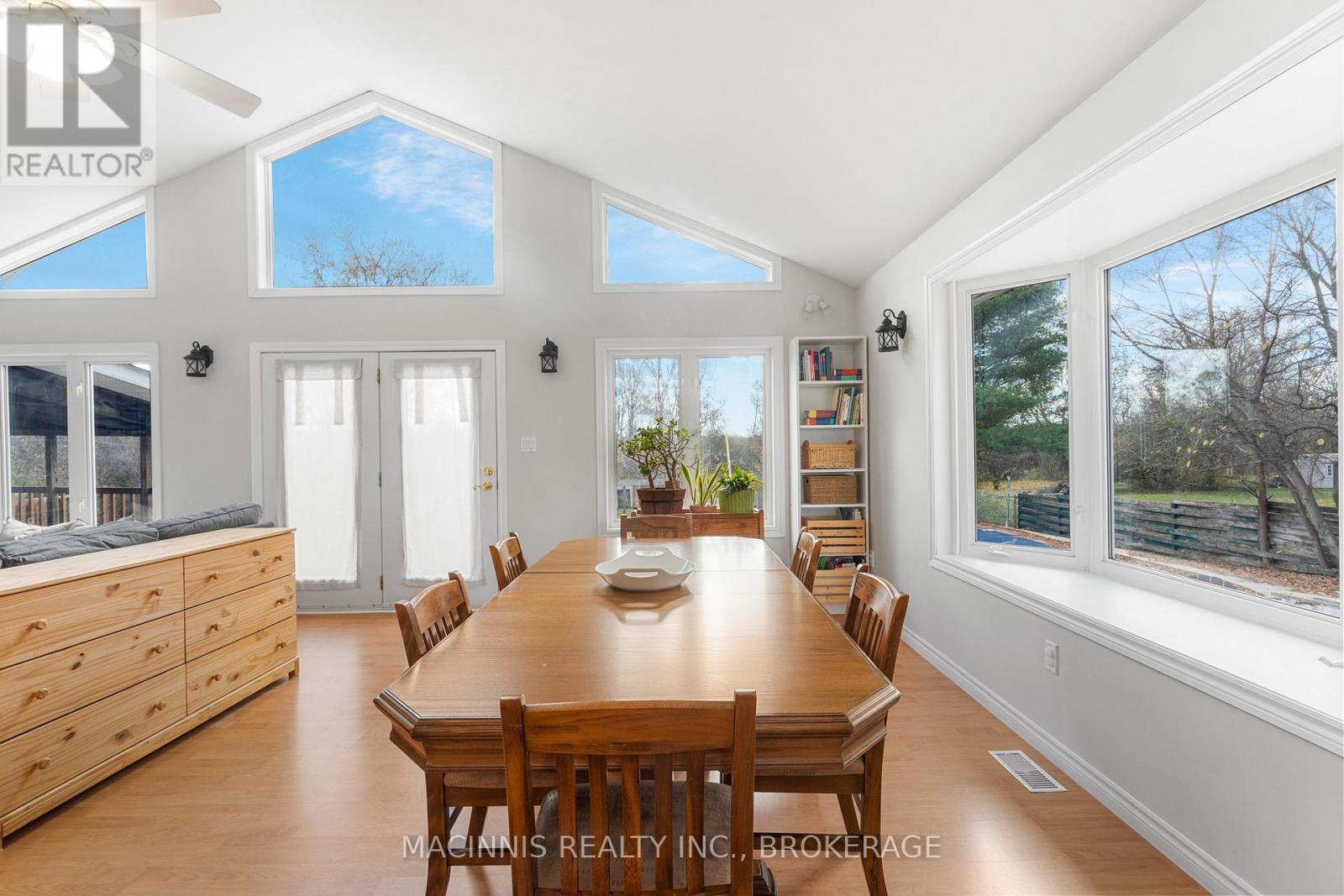 2040 Keeley Road, Frontenac (Frontenac South), ON - Indoor Photo Showing Dining Room