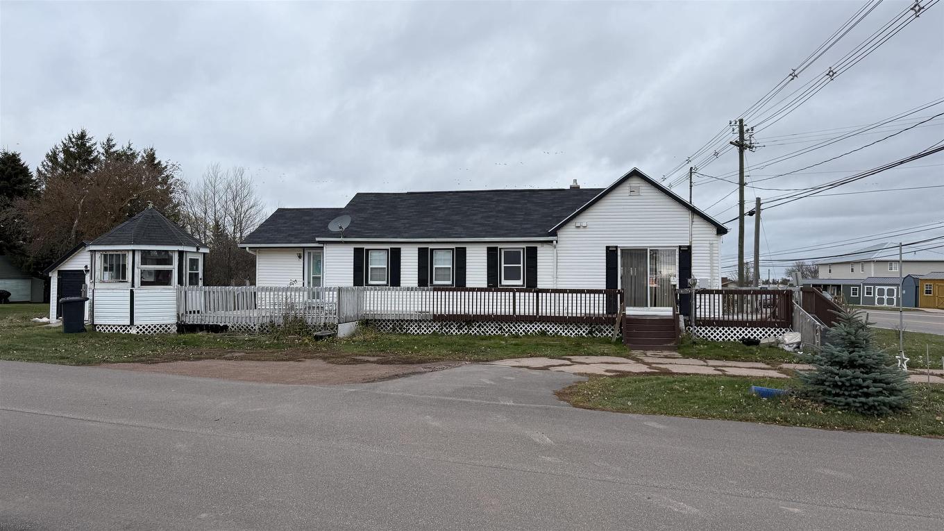 637 Water Street E, Summerside, PE