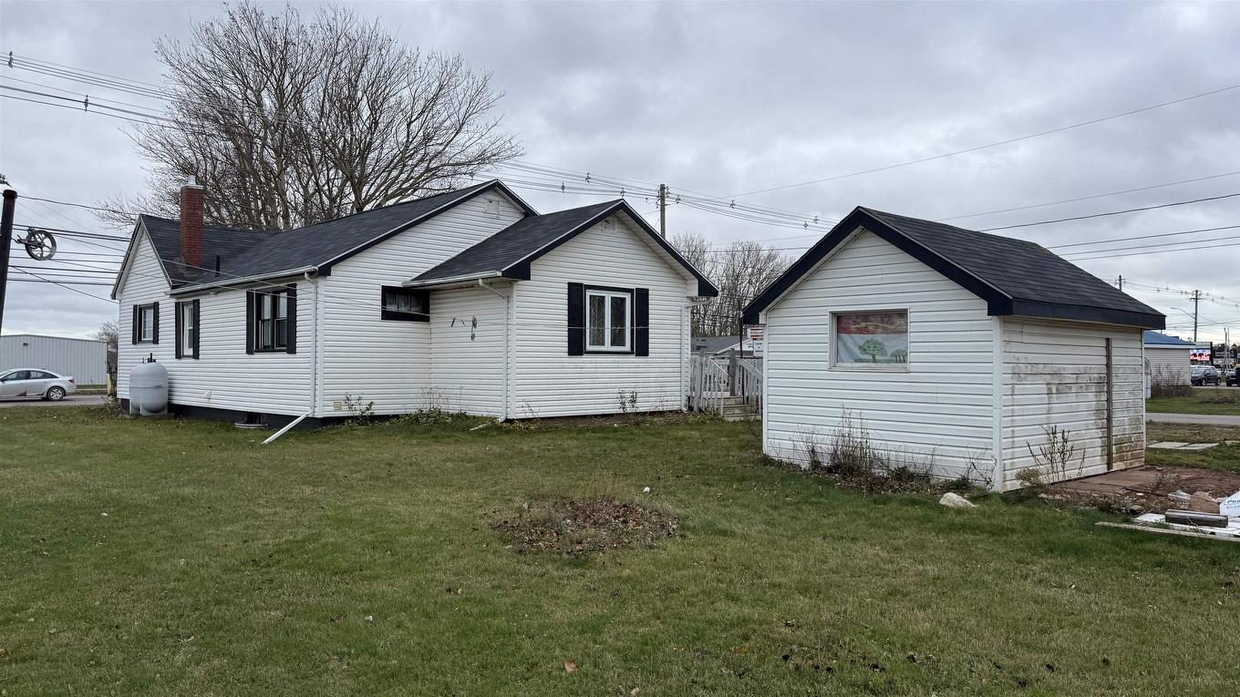 637 Water Street E, Summerside, PE