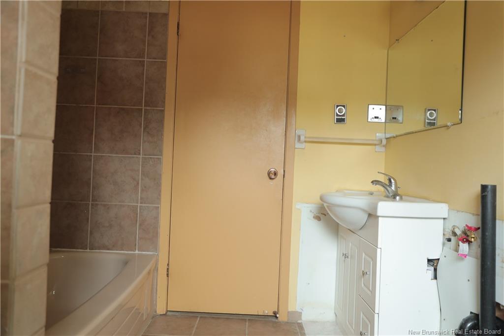 10 Morningside Dr, Moncton, NB