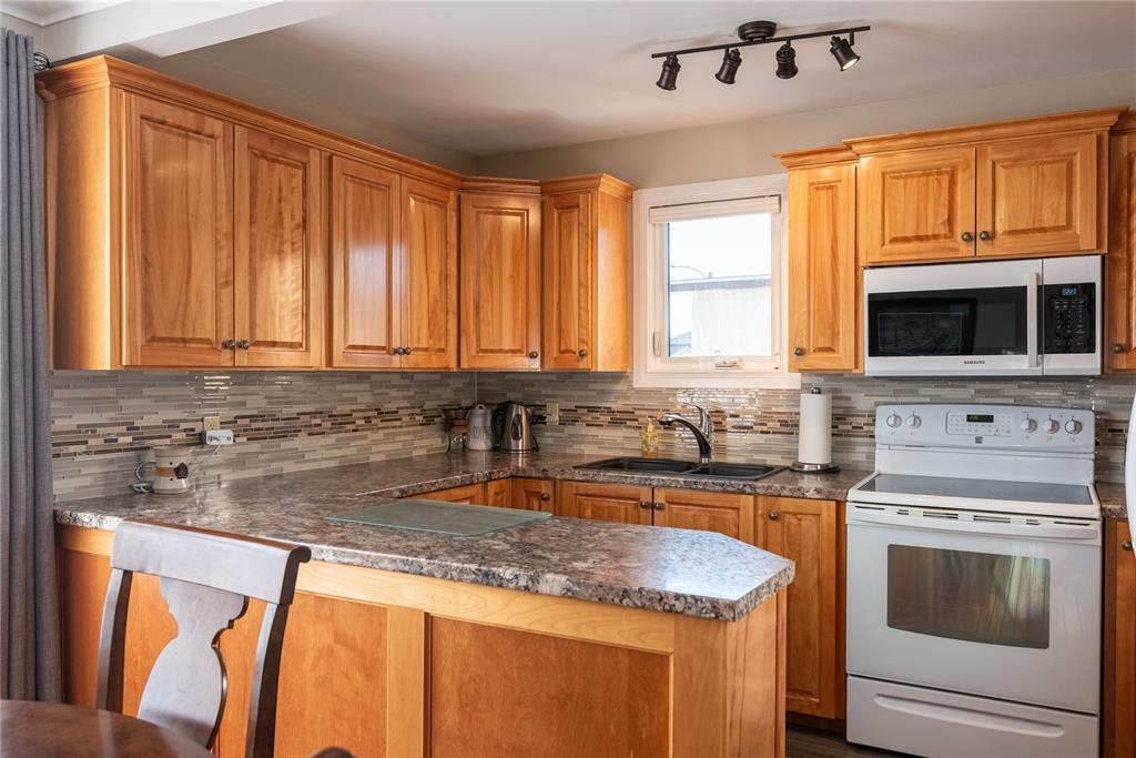 11 Gordon Street, Gander, NL