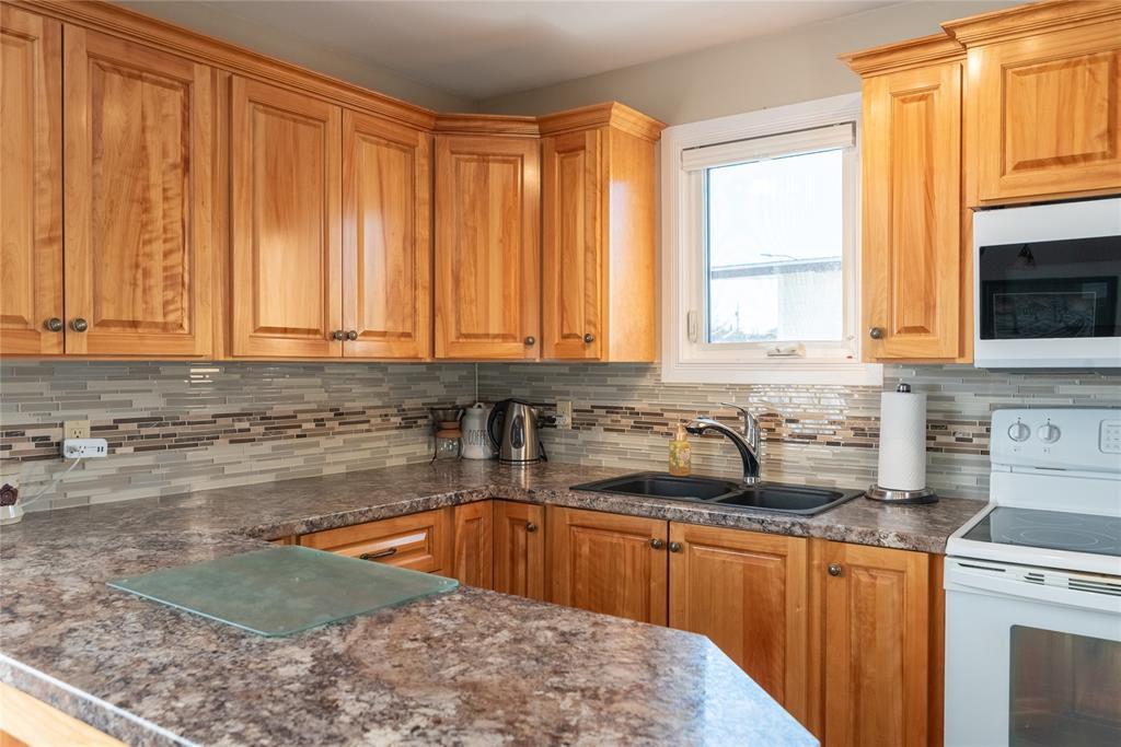 11 Gordon Street, Gander, NL