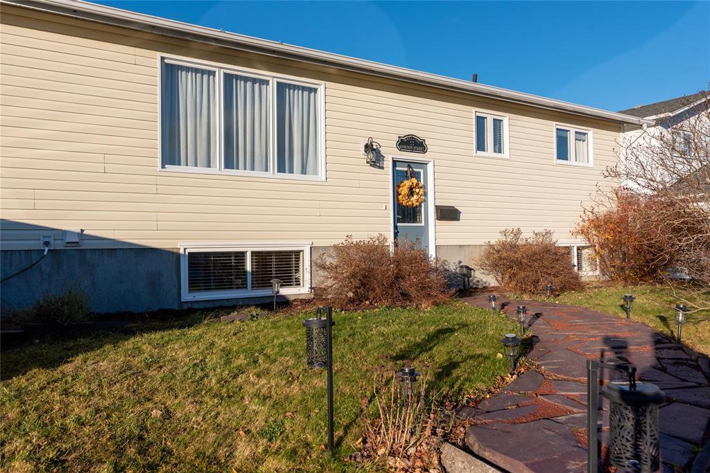 11 Gordon Street, Gander, NL
