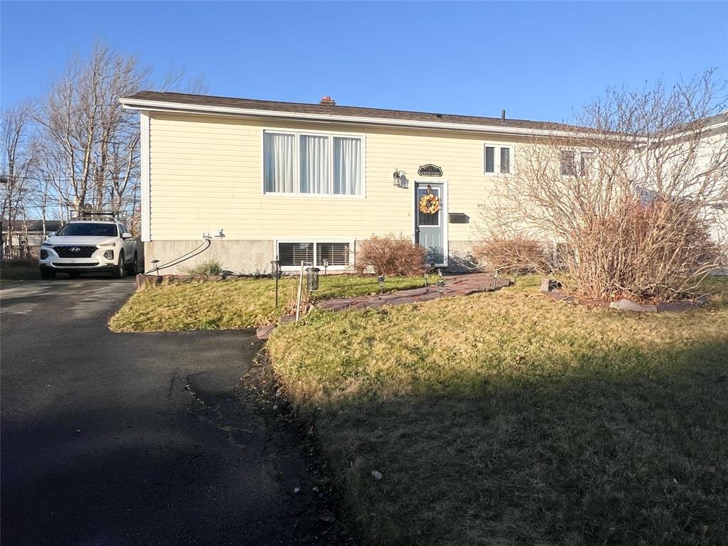 11 Gordon Street, Gander, NL