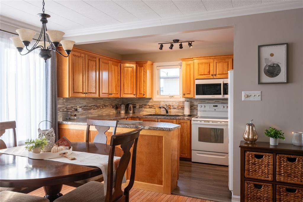 11 Gordon Street, Gander, NL