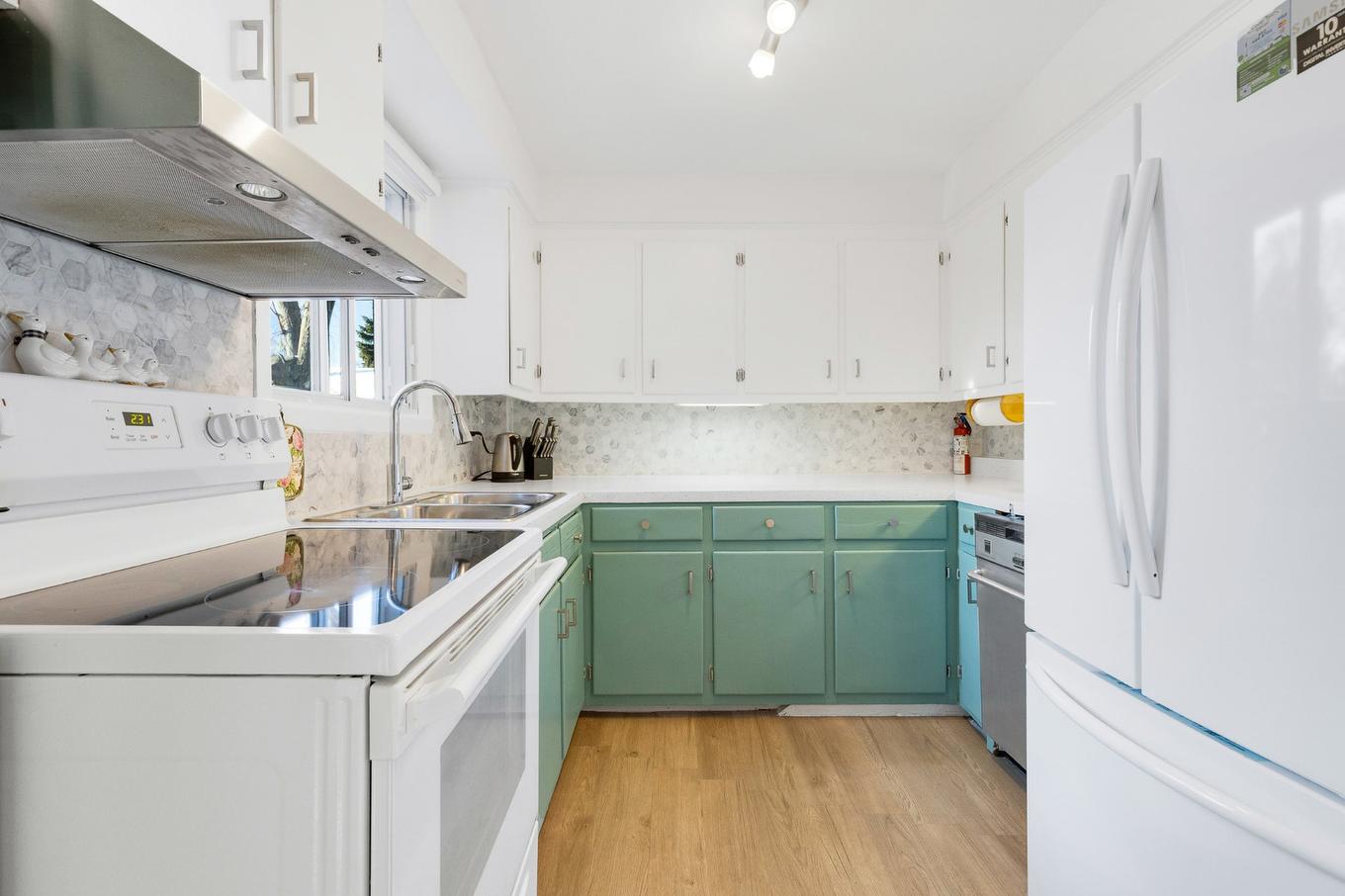 Cuisine - 380 Rue Joly, Laval (Duvernay), QC - Indoor Photo Showing Kitchen With Double Sink