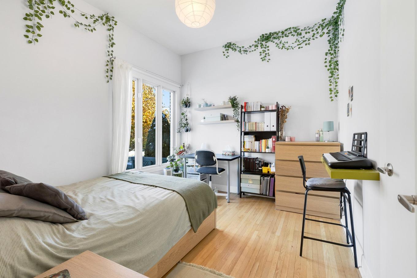 Chambre à coucher - 380 Rue Joly, Laval (Duvernay), QC - Indoor Photo Showing Bedroom