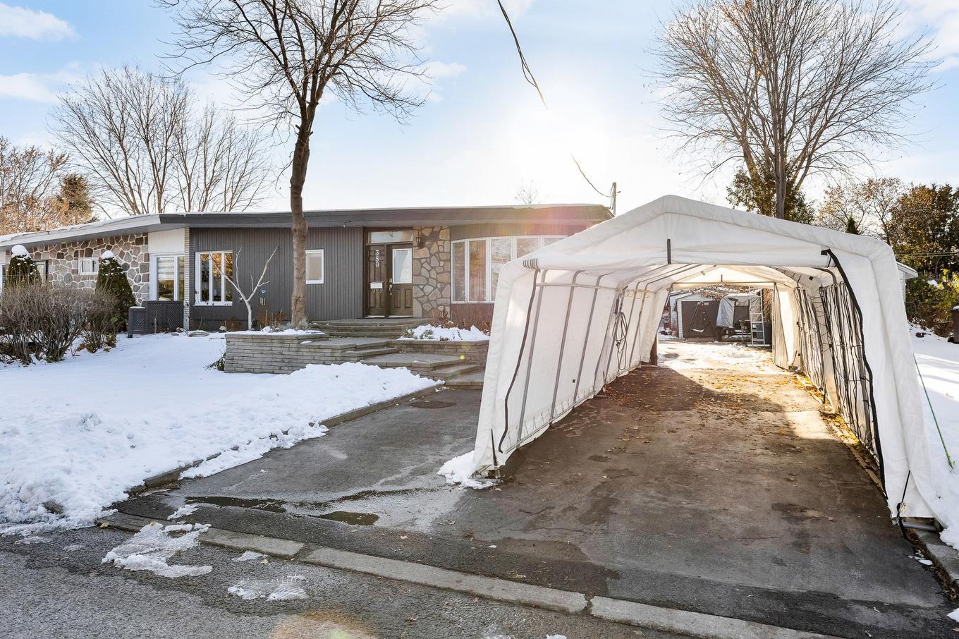 Façade - 380 Rue Joly, Laval (Duvernay), QC - Outdoor