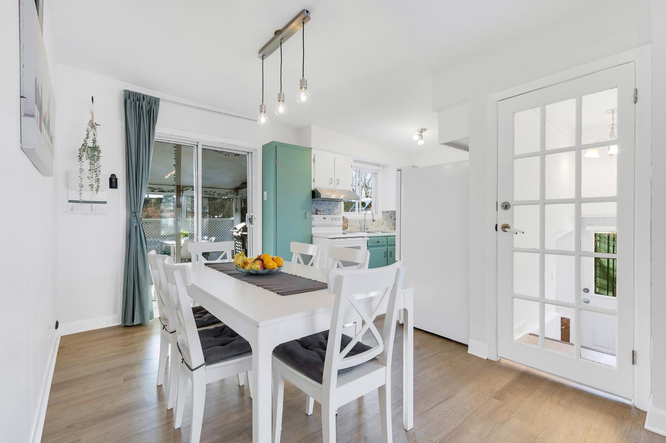 Salle à manger - 380 Rue Joly, Laval (Duvernay), QC - Indoor Photo Showing Dining Room