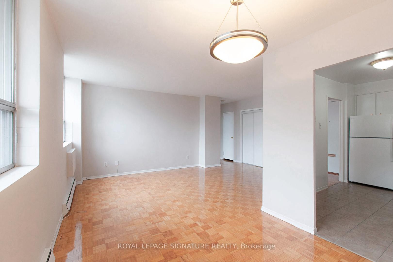203-525 Eglinton Avenue E, Toronto, ON - Indoor Photo Showing Other Room