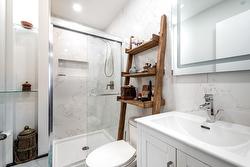 Ensuite bathroom -