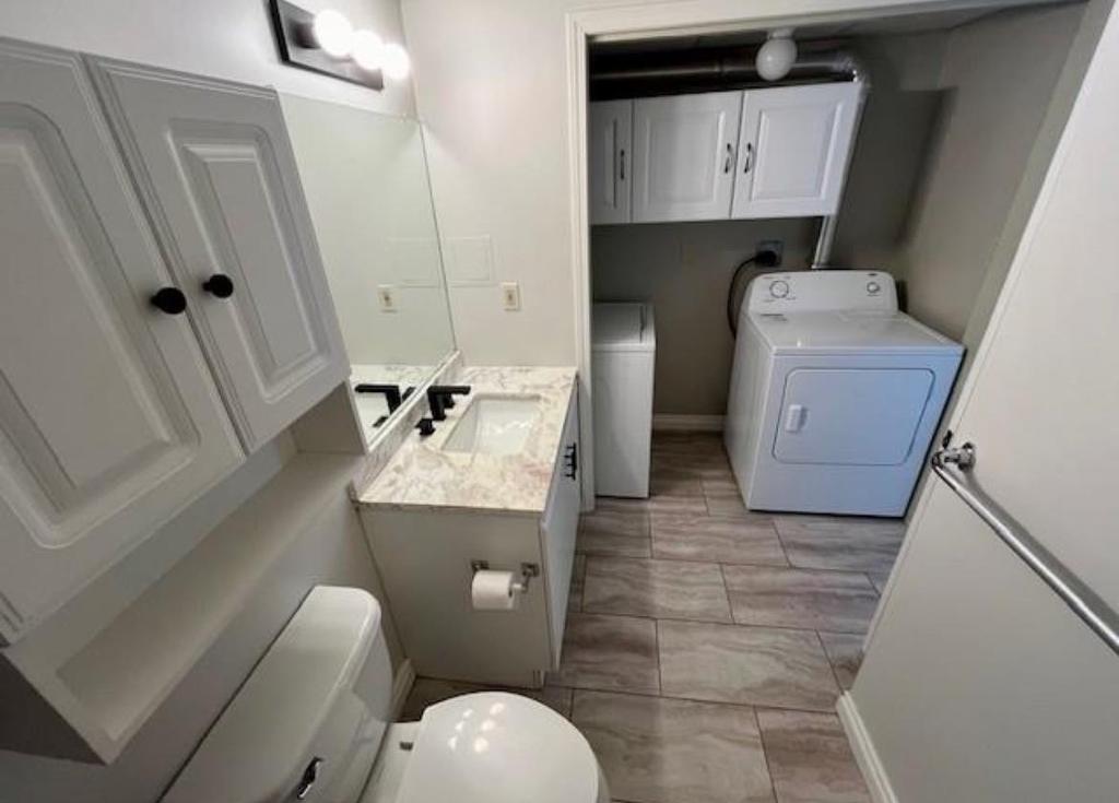 102 145 Fanshaw Street, Thunder Bay, ON - Indoor Photo Showing Laundry Room