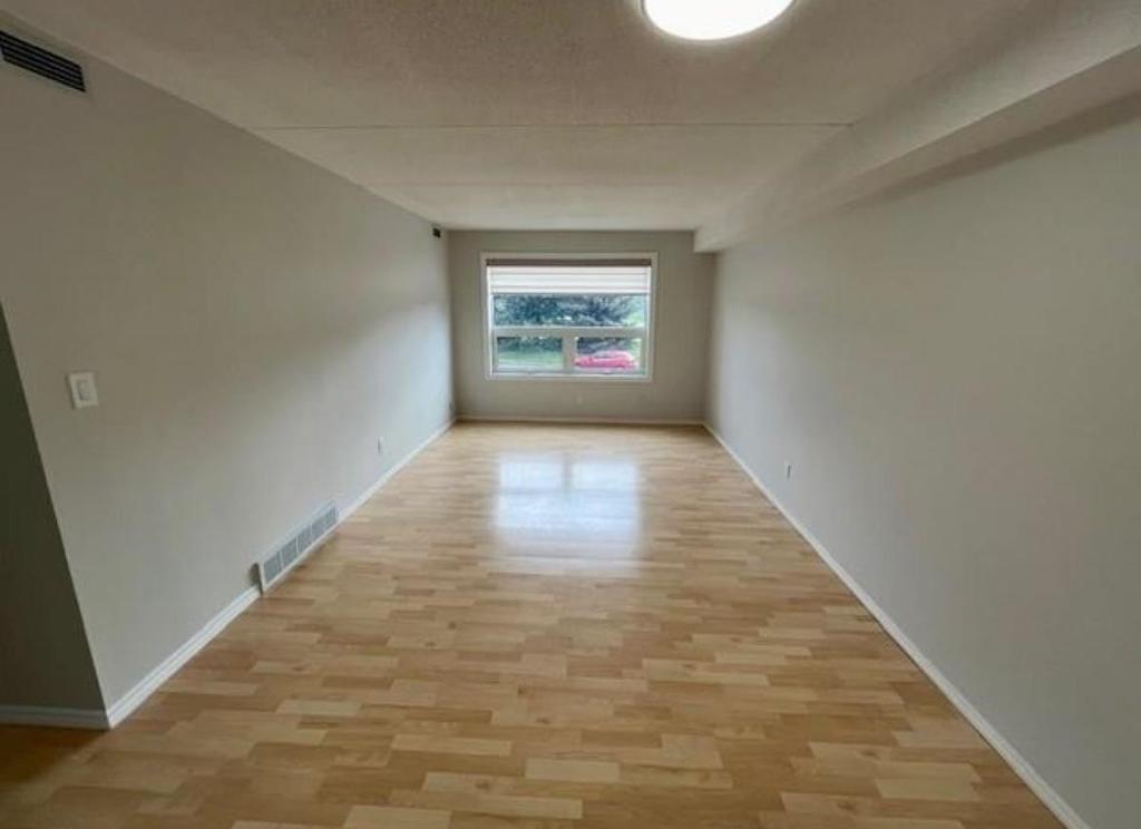 102 145 Fanshaw Street, Thunder Bay, ON - Indoor Photo Showing Other Room