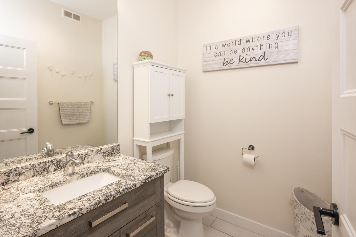 156 Cougar Crescent, Thunder Bay, ON - Indoor Photo Showing Bathroom