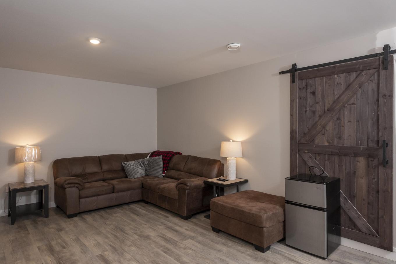 156 Cougar Crescent, Thunder Bay, ON - Indoor Photo Showing Living Room