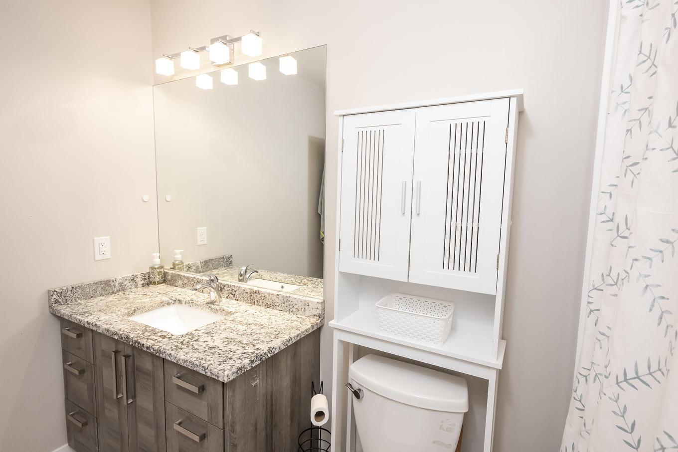 156 Cougar Crescent, Thunder Bay, ON - Indoor Photo Showing Bathroom