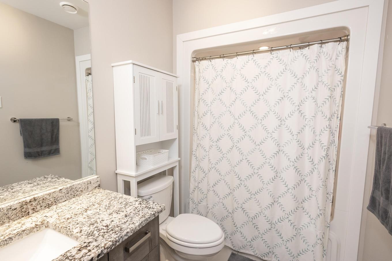 156 Cougar Crescent, Thunder Bay, ON - Indoor Photo Showing Bathroom