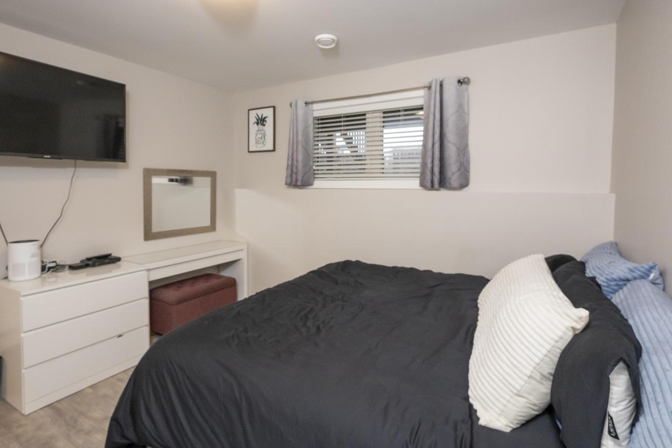 156 Cougar Crescent, Thunder Bay, ON - Indoor Photo Showing Bedroom