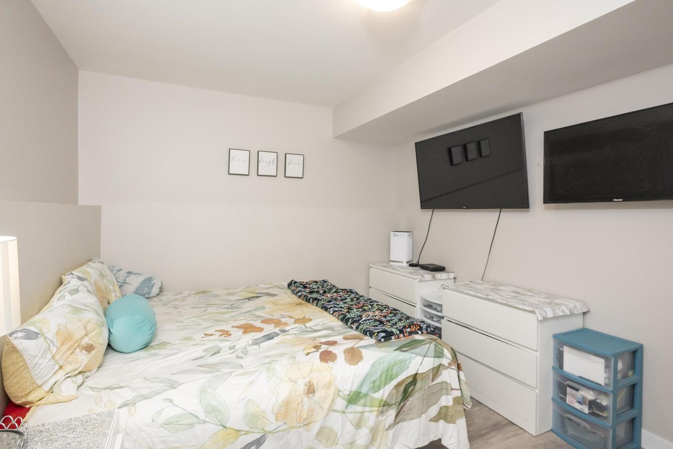 156 Cougar Crescent, Thunder Bay, ON - Indoor Photo Showing Bedroom