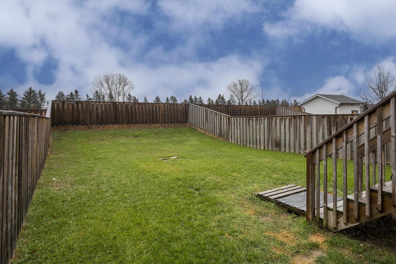 156 Cougar Crescent, Thunder Bay, ON - Outdoor With Backyard