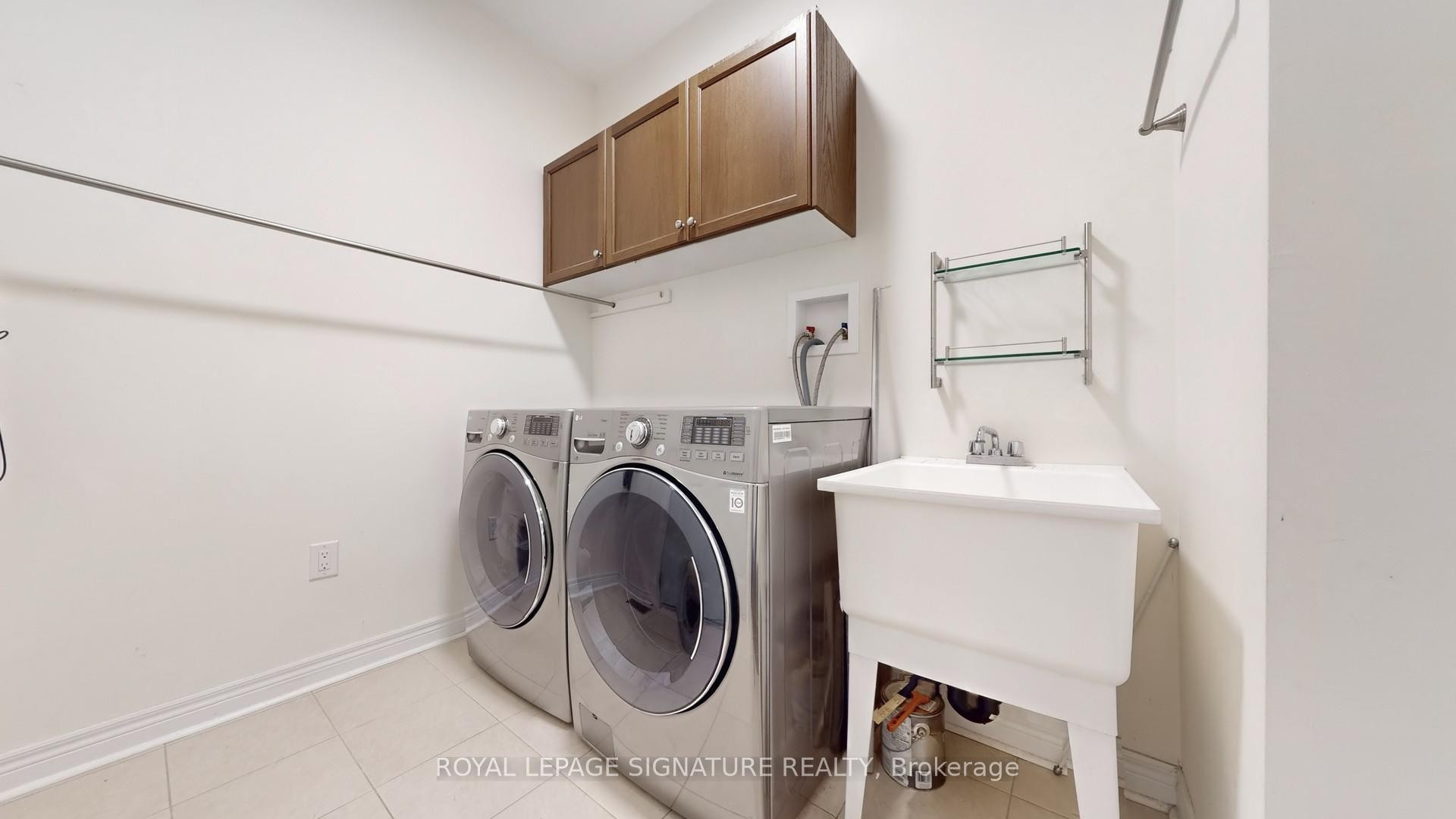 23 Frederick Stamm Crescent, Markham, ON - Indoor Photo Showing Laundry Room