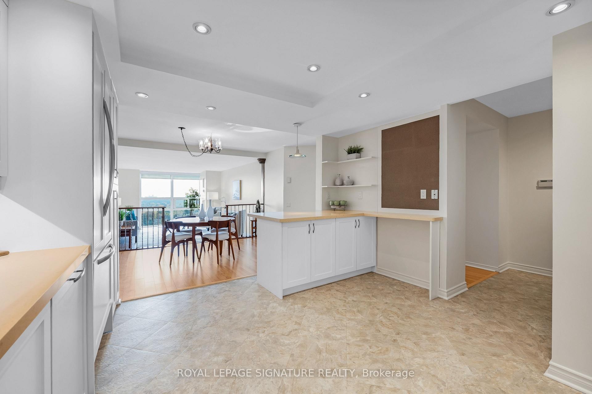 2110-131 Beecroft Road, Toronto, ON - Indoor Photo Showing Kitchen