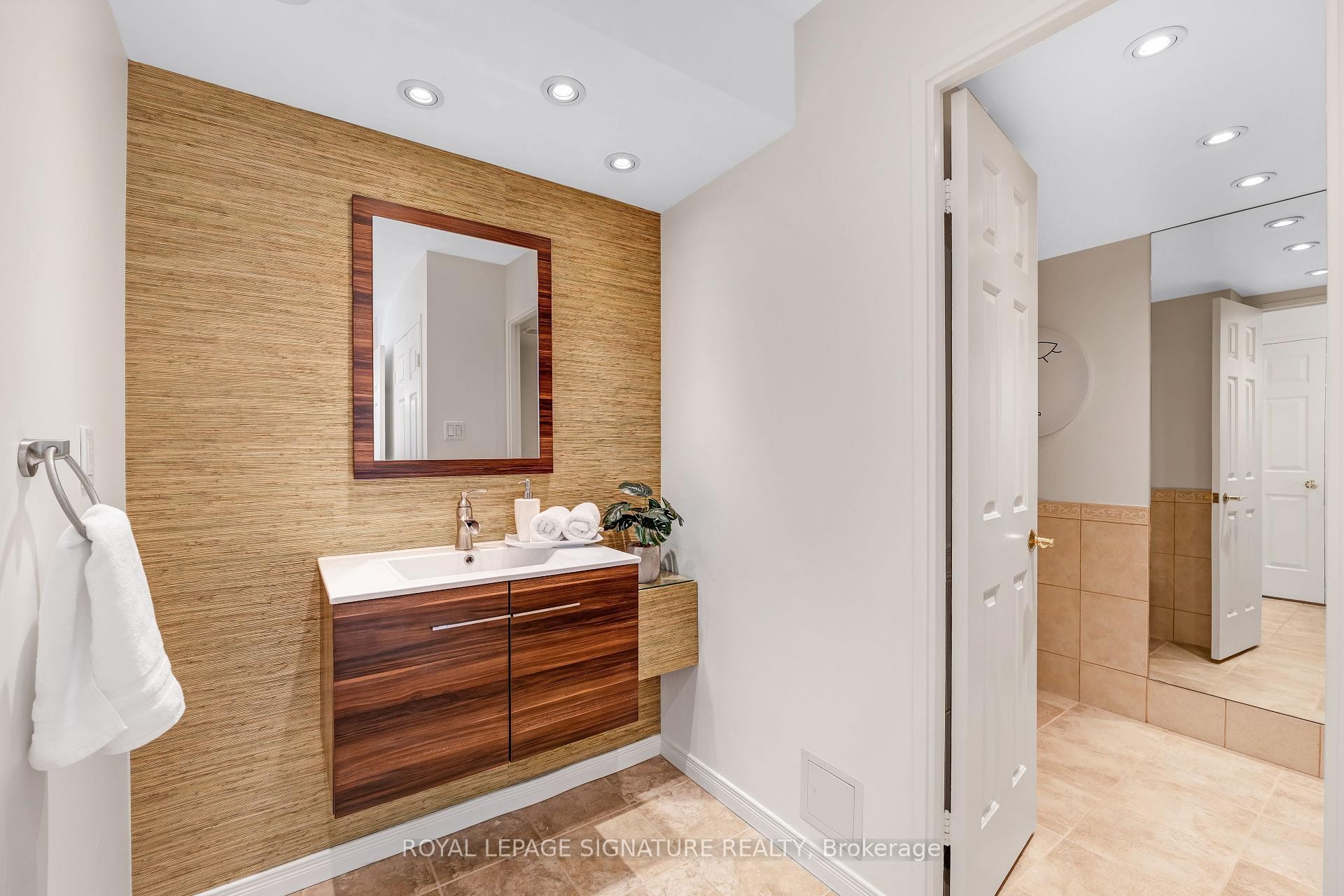 2110-131 Beecroft Road, Toronto, ON - Indoor Photo Showing Bathroom