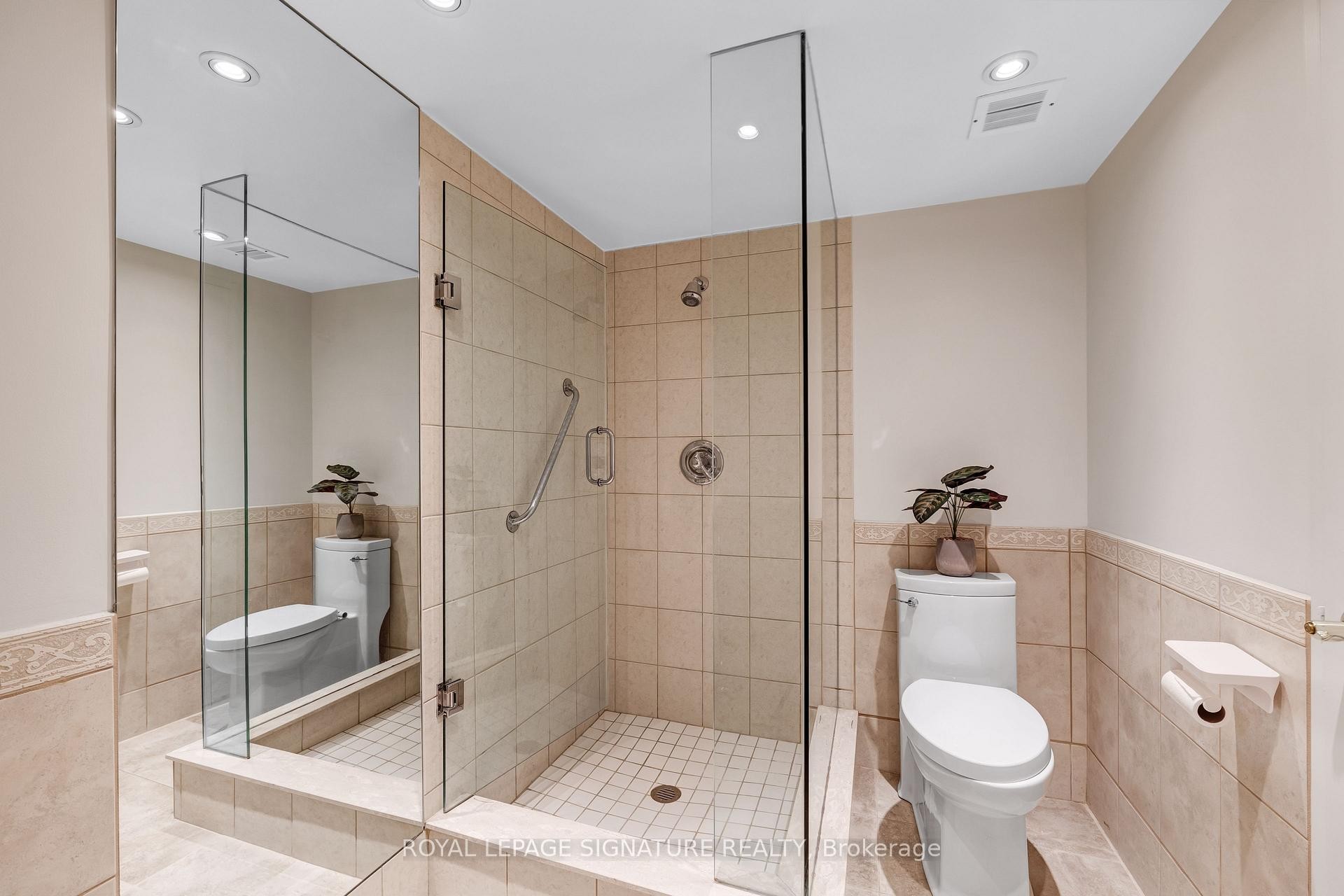 2110-131 Beecroft Road, Toronto, ON - Indoor Photo Showing Bathroom