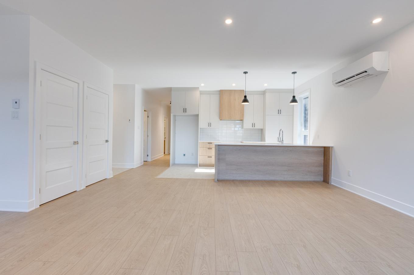 Overall view - 11375 Av. L'Archevêque, Montréal (Montréal-Nord), QC - Indoor Photo Showing Kitchen