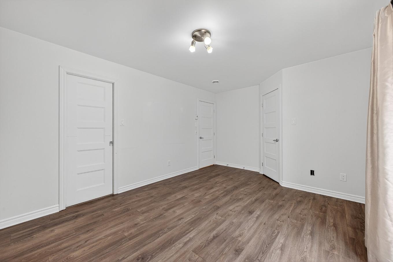 Chambre à coucher principale - 8-4148 Mtée St-Hubert, Longueuil (Saint-Hubert), QC - Indoor Photo Showing Other Room