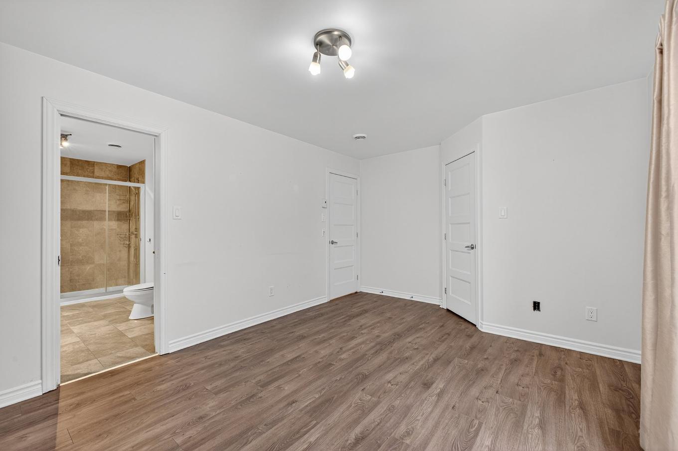 Chambre à coucher principale - 8-4148 Mtée St-Hubert, Longueuil (Saint-Hubert), QC - Indoor Photo Showing Other Room