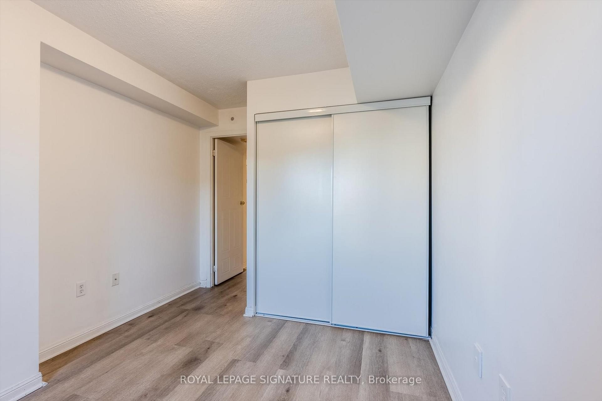 12-4620 Guildwood Way, Mississauga, ON - Indoor Photo Showing Other Room