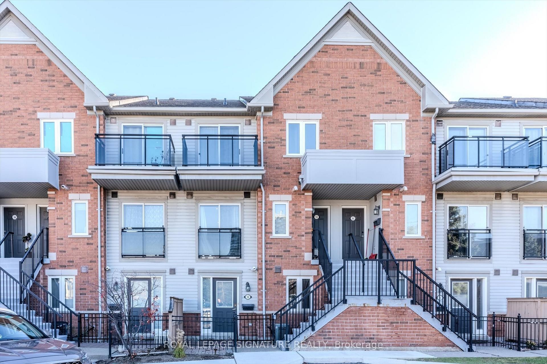 12-4620 Guildwood Way, Mississauga, ON - Outdoor With Facade