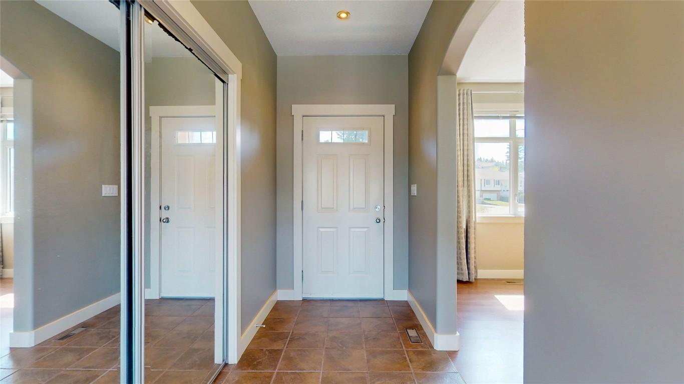 1631 Mt. Pyramid Crescent, Cranbrook, BC - Indoor Photo Showing Other Room