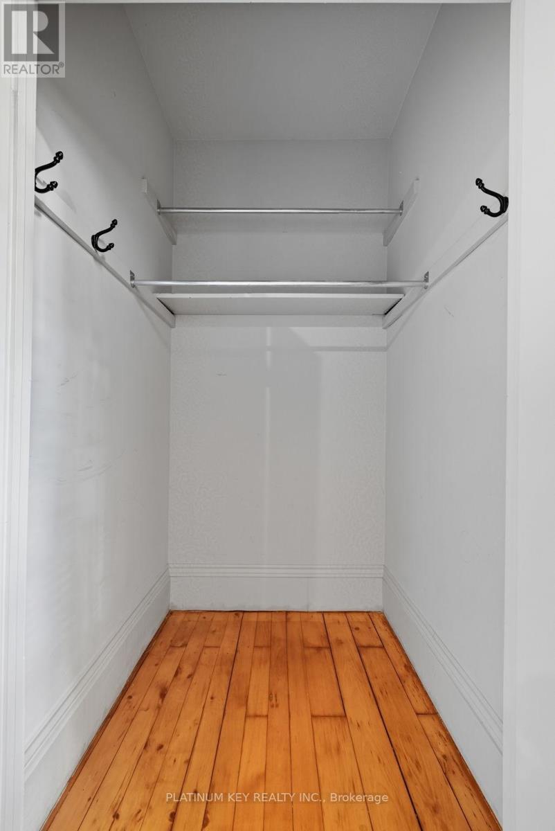 603 Queens Avenue, London East (East F), ON - Indoor With Storage