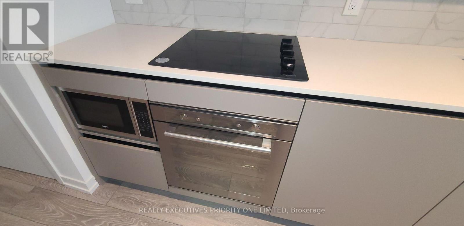 319 - 55 Mercer Street, Toronto, ON - Indoor Photo Showing Kitchen