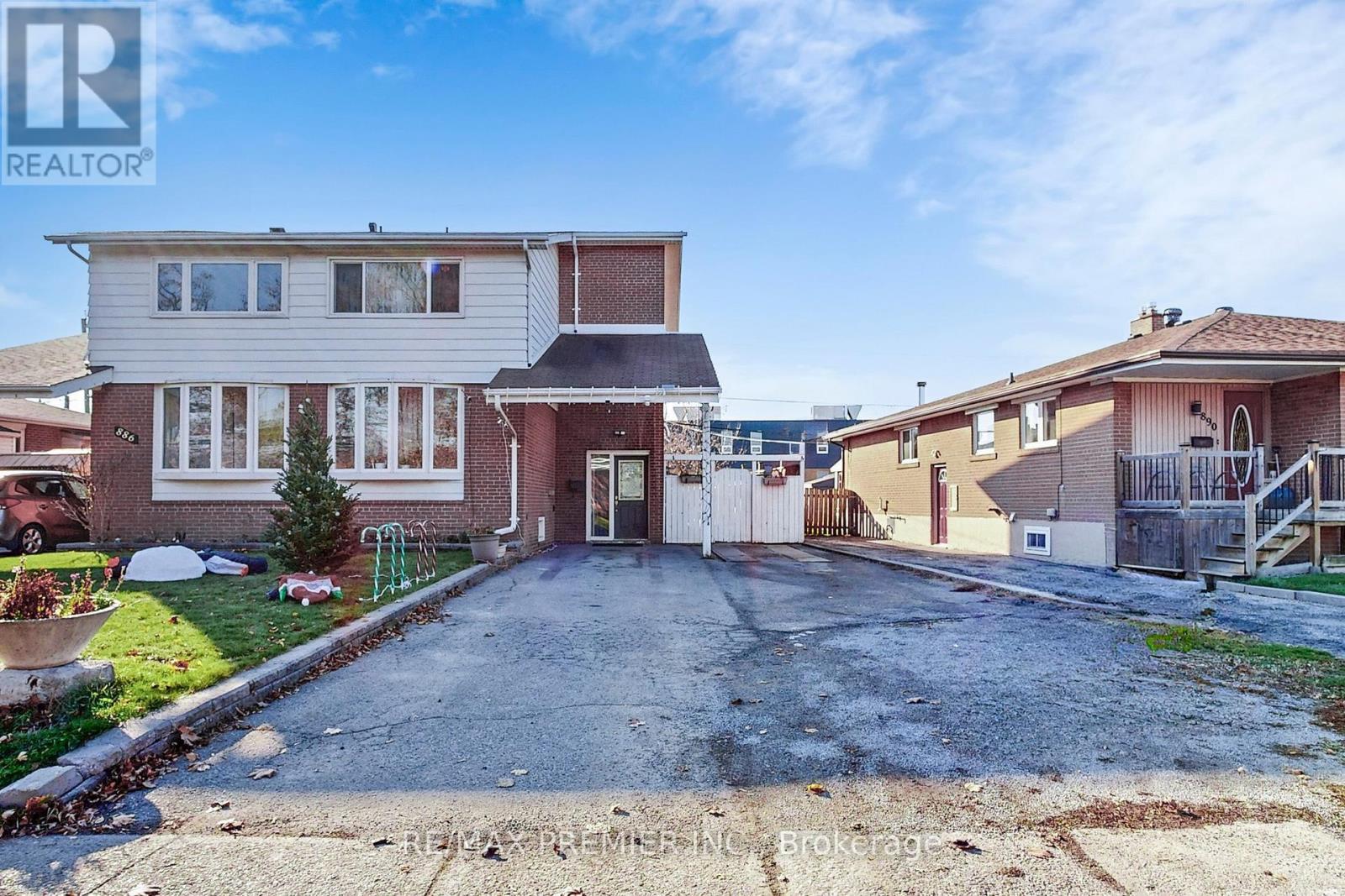 888 Krosno Boulevard, Pickering, ON - Outdoor